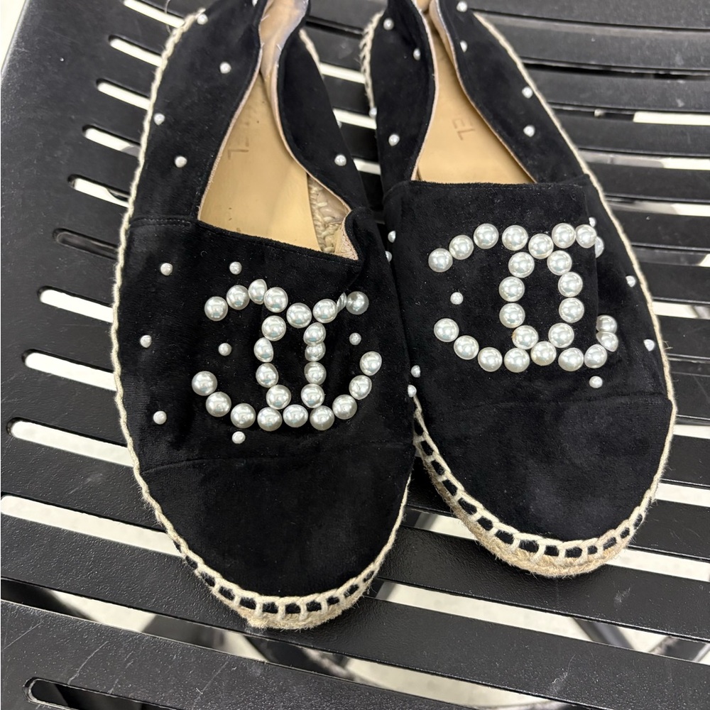 Chic Black Espadrilles with Pearl Detailing